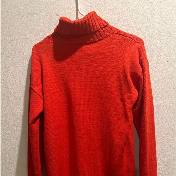 Liz Claiborne Fiery Red Sweater NWT - Picture 3 of 3